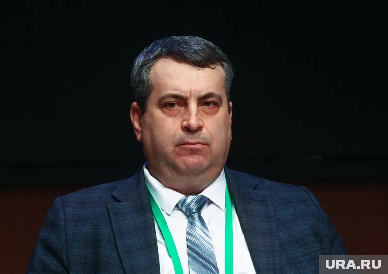 Чиновник вступил в сговор с руководителями ряда фирм-конкурентов