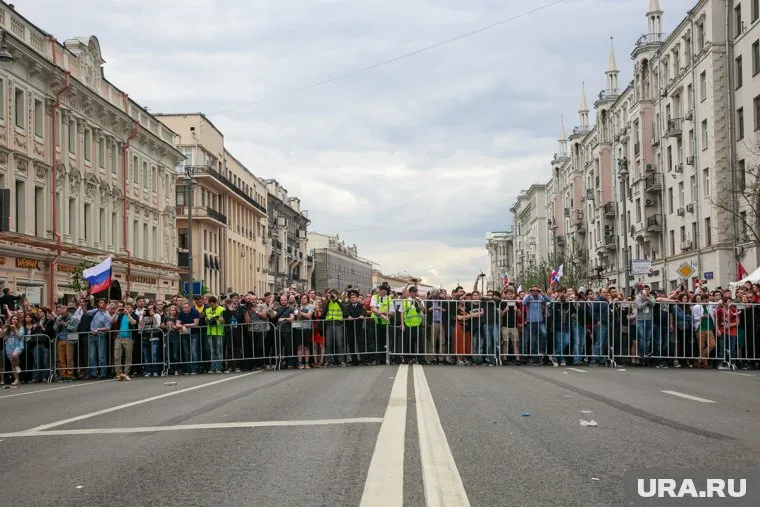 Песков заявил, что протестные акции ничем не угрожают Кремлю, а несанкционированные митинги опасны для граждан