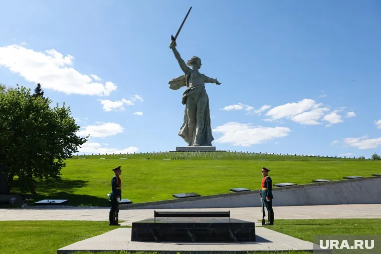 Президент Владимир Путин не спешит с переименованием Волгограда в Сталинград