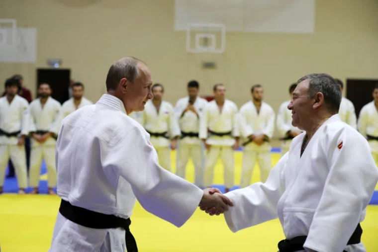 Президент РФ Владимир Путин поздравил россиян с праздником