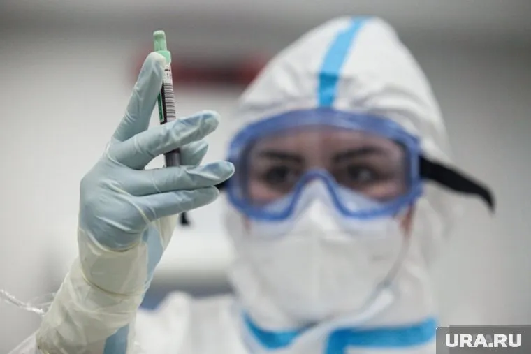 Вакцинация защищает человека от новых штаммов коронавируса