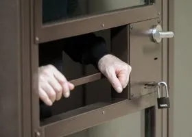 Стало известно, как долго оперативники вели Алексея Смирнова