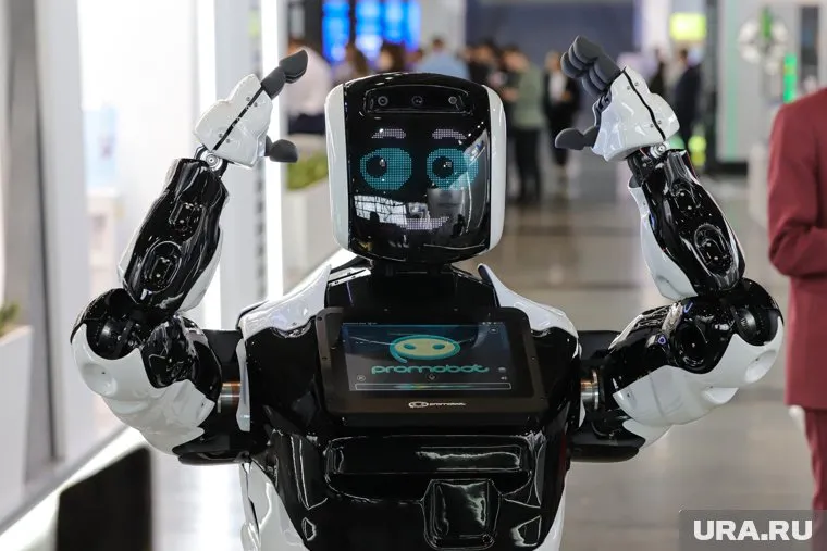 Школьники запрограммировали роботов для участия в гонке