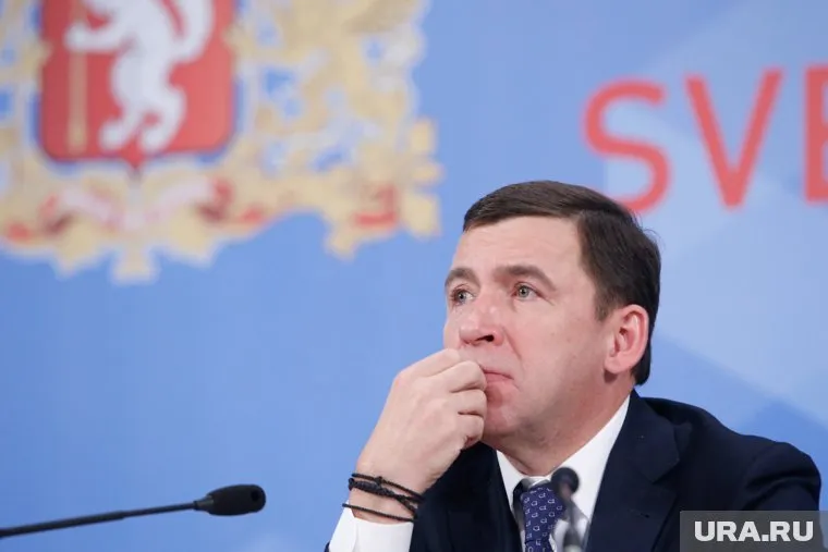Евгений Куйвашев впервые высказался о барельефе Сталина на Доме офицеров