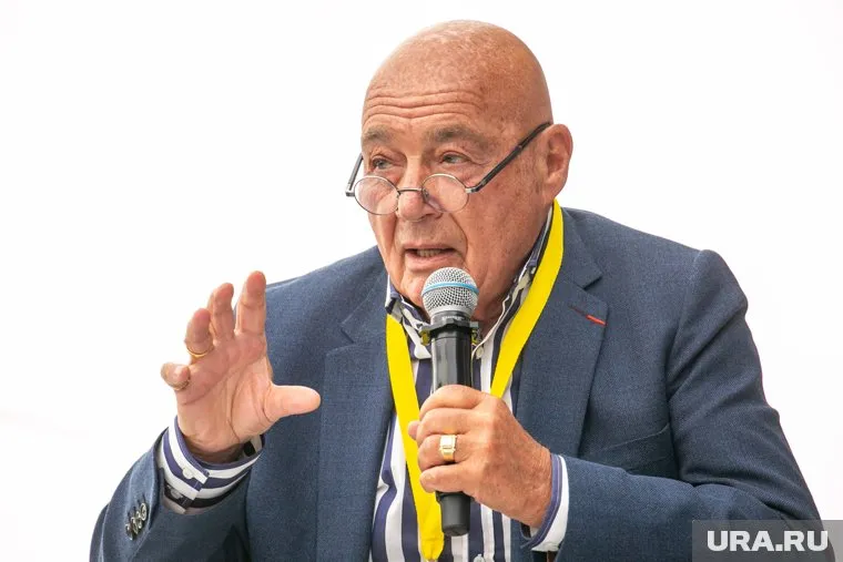 Владимира Познера оштрафовали на 600 долларов за несоблюдение эпидемиологических правил