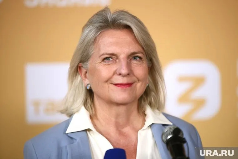 Бывшая глава МИД Австрии Кнайсль мечтает о поездке на «Ниве»