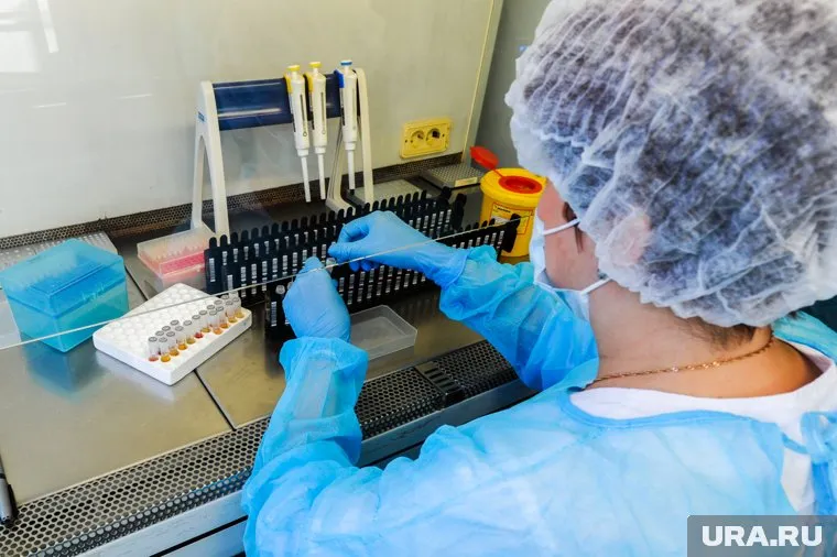 Два жителя заразились коронавирусом в Югре