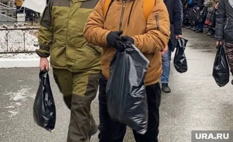 Мобилизованные унесли наборы с самым необходимым в учебке, которые всю ночь паковали добровольцы Гумкорпуса