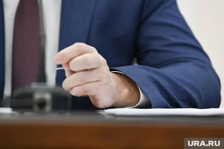 Новый закон позволит сократить количество местных чиновников