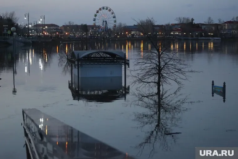 Набережную в Ишиме затопило во время паводка