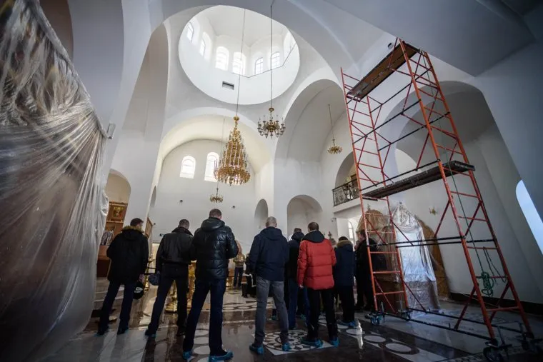 Отпевание жительницы Первоуральска в церкви Космы и Дамиана. Екатеринбург
