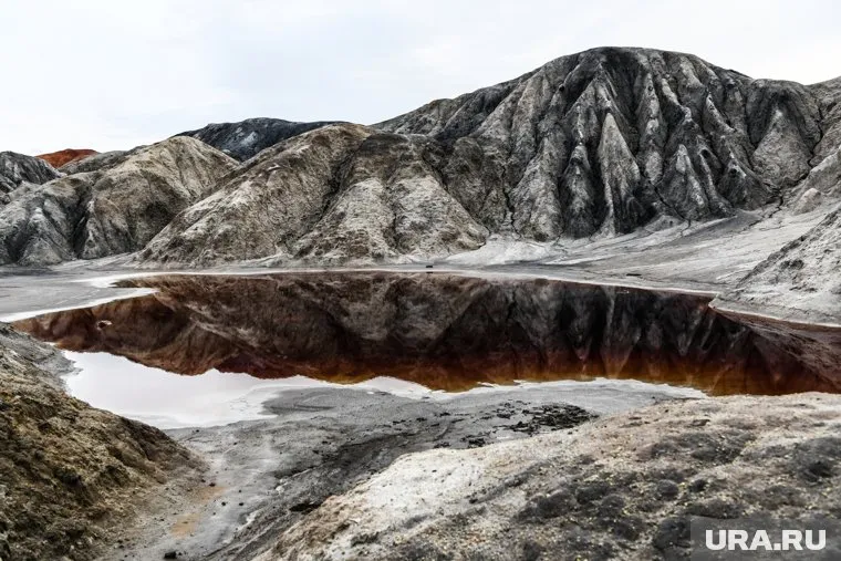 Ученые Кембриджа предложили новое объяснение происхождению странных кратеров на Ямале