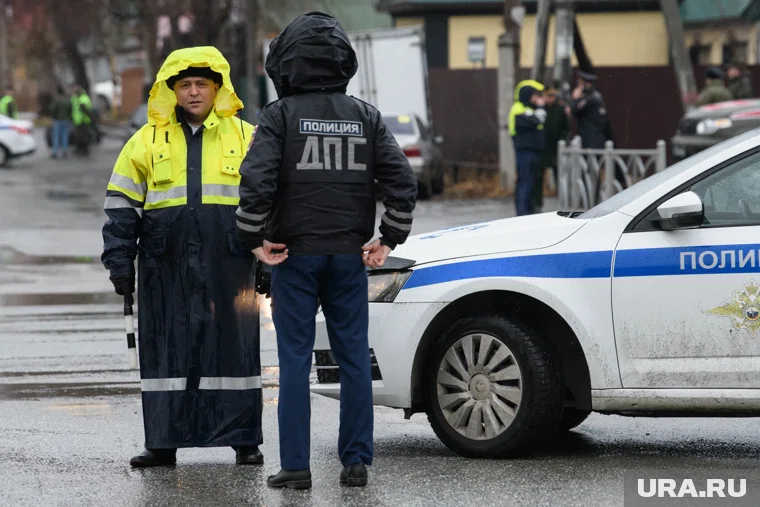 Участок трассы Екатеринбург Пермь перекрыли из-за снегопада