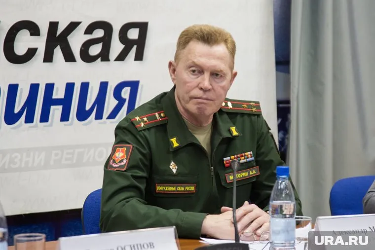 По словам Салима Шамсутдинова, тюменский военком Александр Моторин просил его не общаться со СМИ