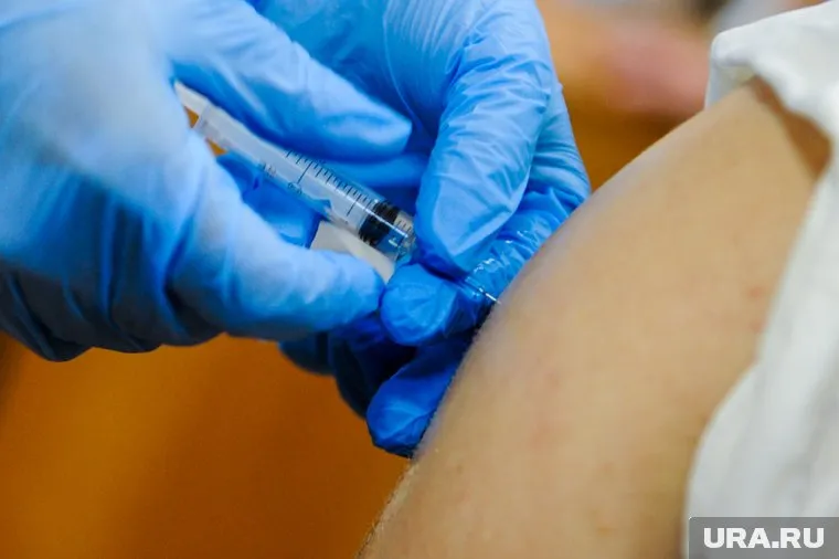 Семенов призвал ускорить темпы вакцинации в России