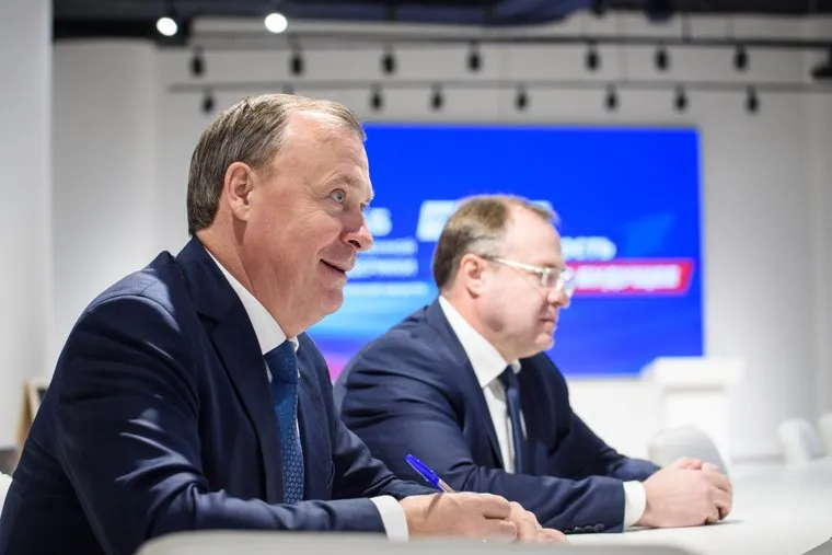 Алексей Орлов в Штабе общественной поддержки. Екатеринбург