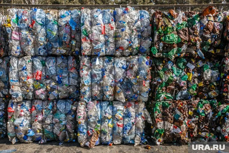 Мусор будут упаковывать в брикеты и отправлять в Швецию