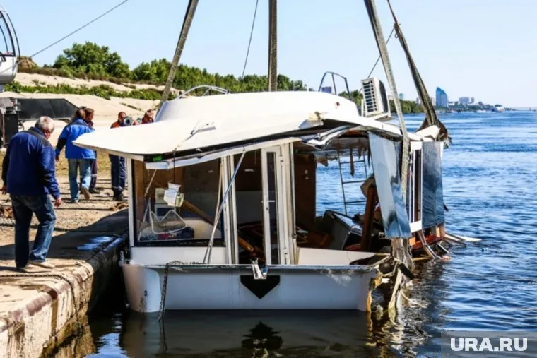 В результате инцидента на Волге погибли 11 человек