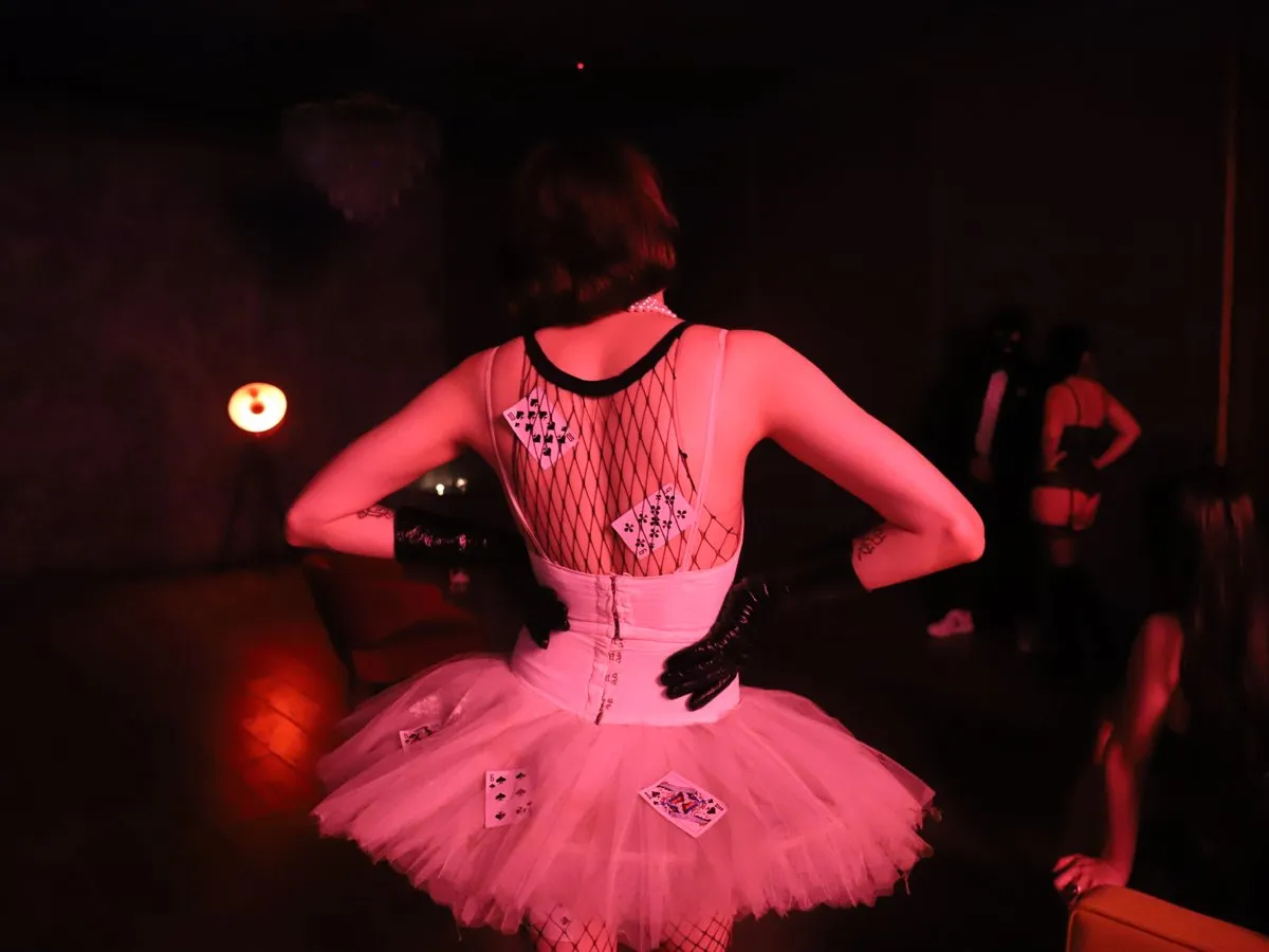 Хабаровскіде жыныстық қатынас үшін жігітпен танысамын Тәжірибесіз қыз минет жасайды