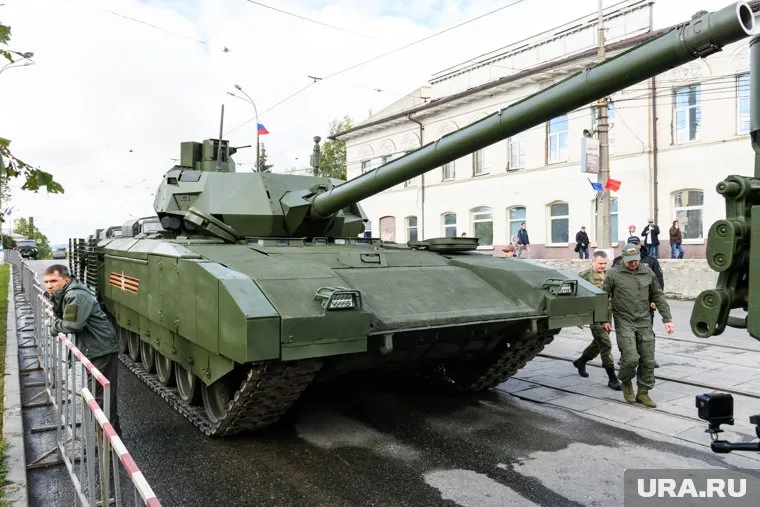 Танк Т-14 «Армата» значительно выигрывает по характеристикам Leopard 2