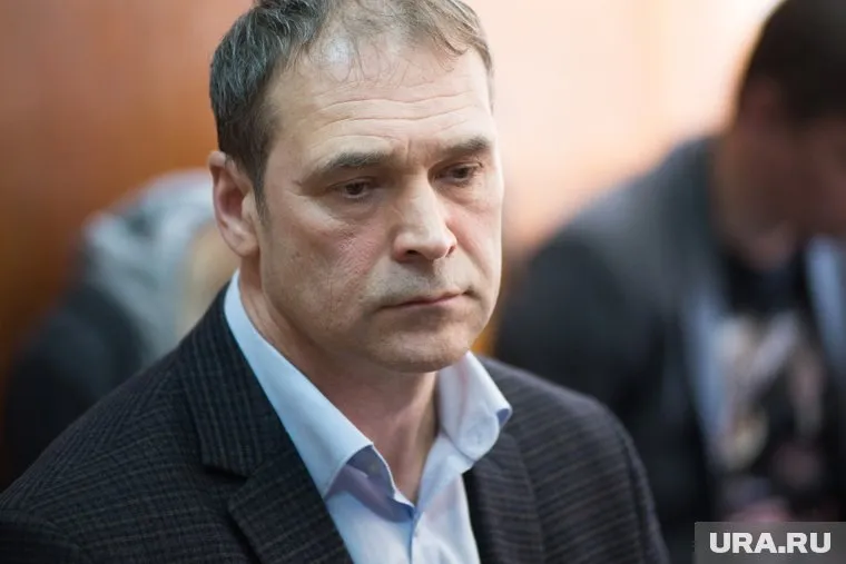 Александру Бреденко не удалось убедить судей, что он брал деньги на цветы и конфеты бюджетникам