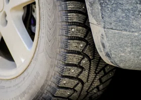 Названы действенные способы сохранить зимнюю резину