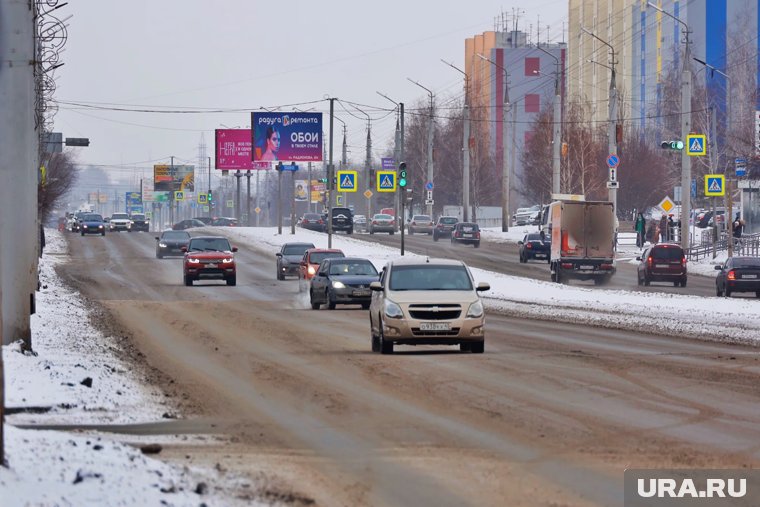 Власти Кургана запретили парковку на центральных улицах Заозерного