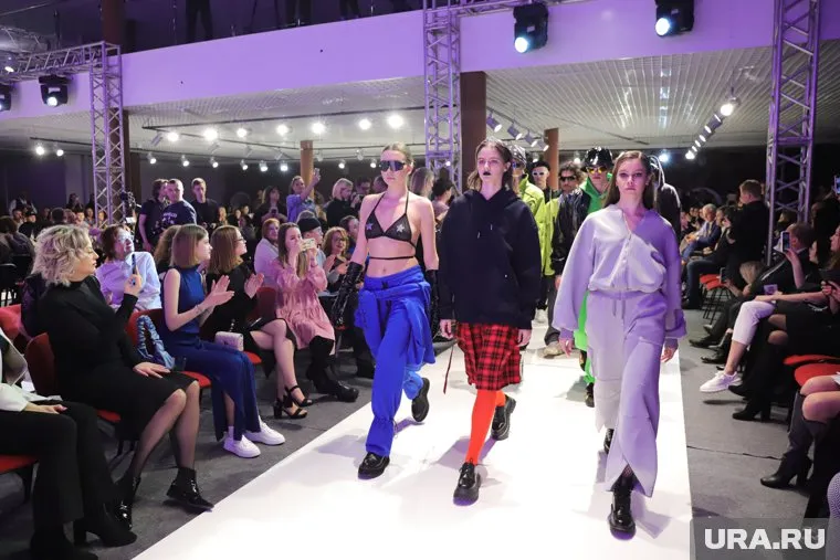 Куртку, рисунок которой программировали IT-специалисты, представил бренд уличной одежды HARD