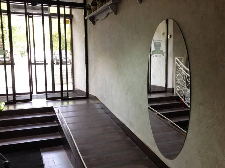 Реклама Здоровая ферма. Магазин. Супермаркет. Продукты. Челябинск., зеркало, выход, пандус