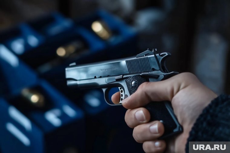 Два екатеринбуржца подрались на улице, дело закончилось стрельбой