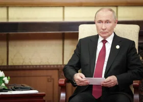 Путина встретили в Бишкеке «Калинкой-малинкой»