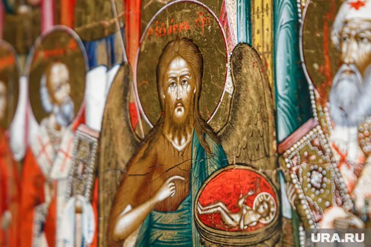 После кражи икон из магазина, югорчанин сначала попытался их продать, а после попробовал сжечь