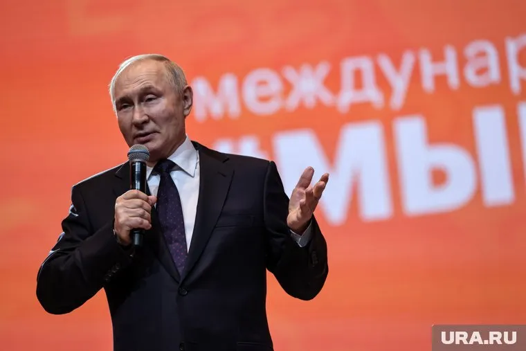 Президент РФ показал, что санкции и спецоперация не повлияли на строительство в России новых дорог