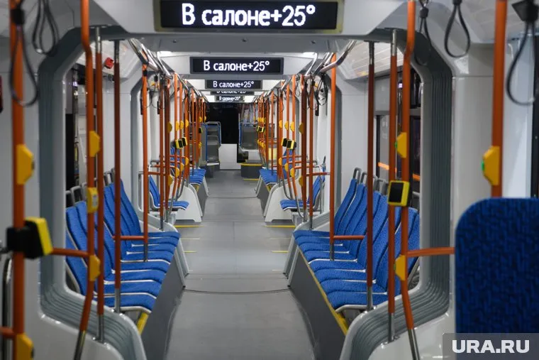 Из-за длины нового трамвая остановочные платформы придется расширить