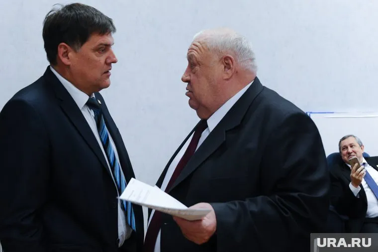 Котова (справа) требуют привлечь к ответственности за незаконную раздачу земли в Рощино