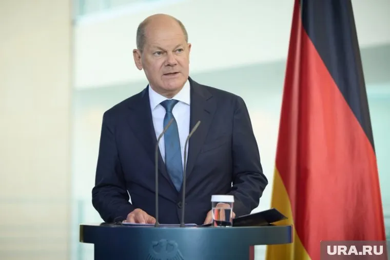 ФРГ не допустит эскалации конфликта на Украине, заявил Олаф Шольц