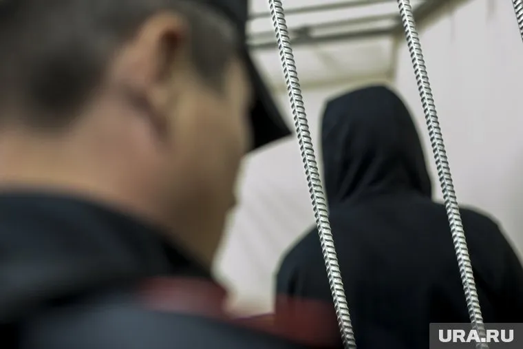 Его подозревают в главенстве в преступной среде и вымогательстве у коммерсанта 2,4 млн рублей