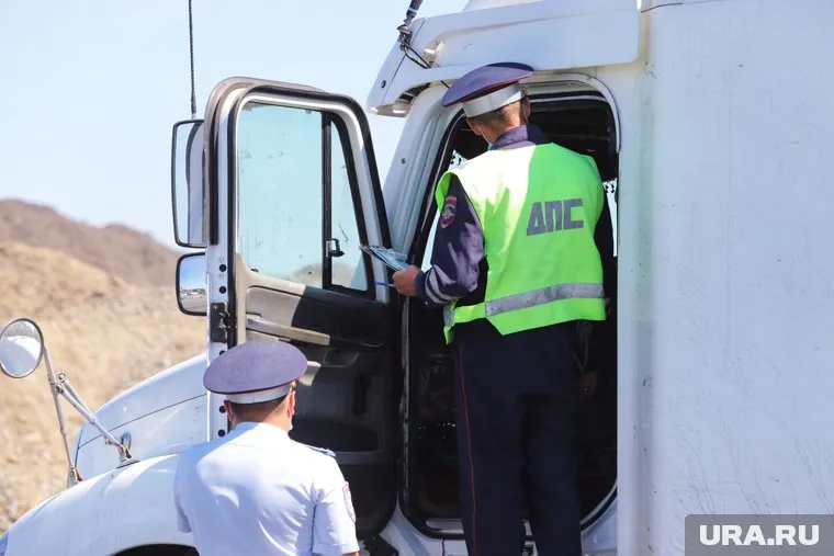 Водитель второго грузовика пострадал (архивное фото)