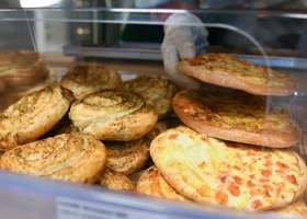 Выжить на вокзале: корреспондент URA.RU рискнул поесть в тюменском кафе с рейтингом 1,3 