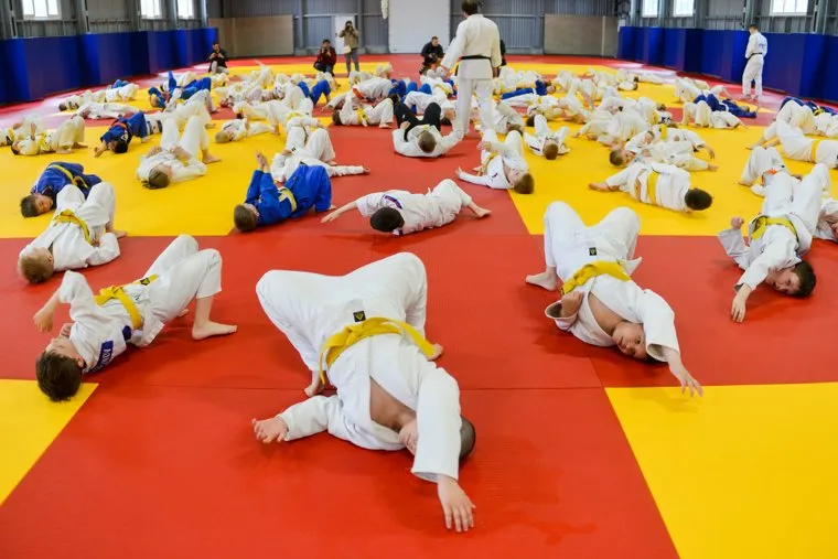 Открытие летнего спорткомплекса в детском оздоровительном лагере ЧЭМК. Челябинск