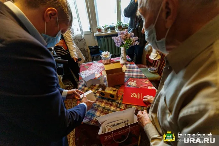 В прошлом году чиновники столкнулись с проблемами при закупке подарков для ветеранов