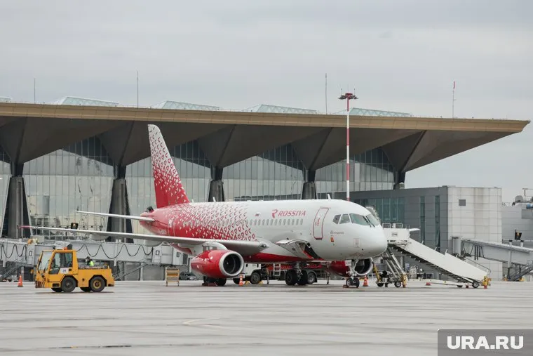 В аэропорту Пулково ввели ограничения на прием и выпуск самолетов