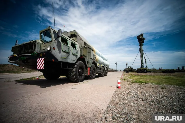 Поставка российских зенитно-ракетных комплексов C-400 в Турцию началась 12 июля