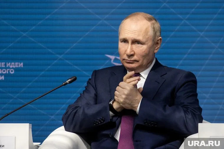По словам премьер-министра Израиля, Путин пообещал ему не трогать Владимира Зеленского