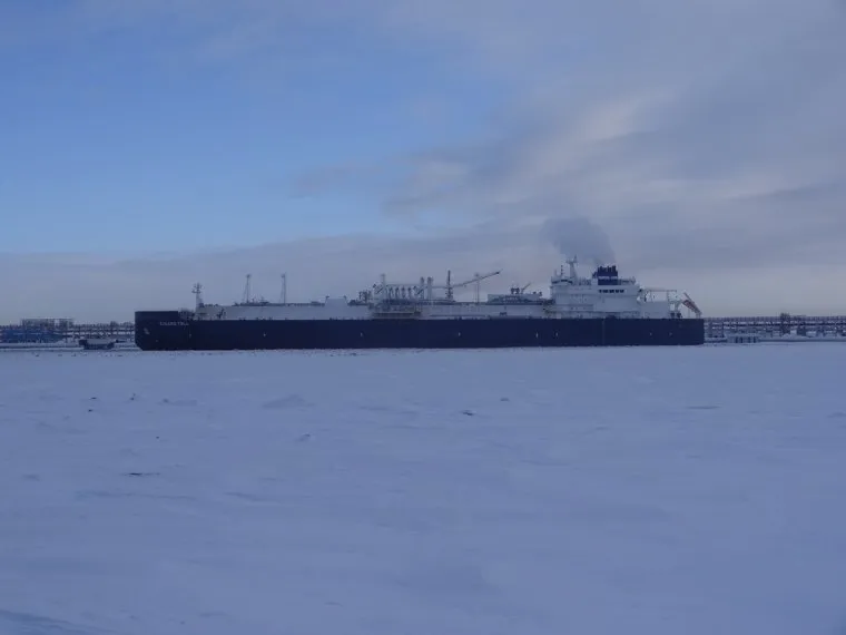 Комиссия ЦИК в Сабетте, танкер