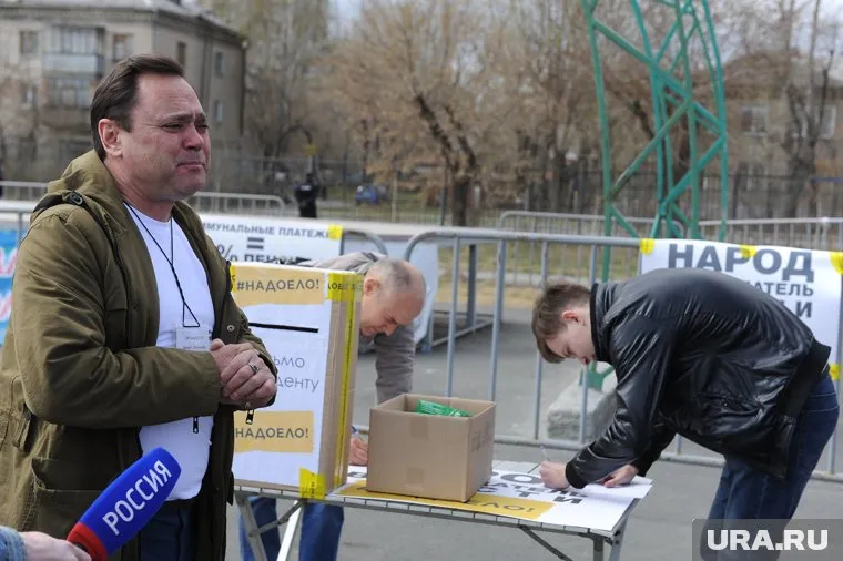 Эрнест Лукманов (слева) весной провел последнюю акцию «Открытой России» Ходорковского