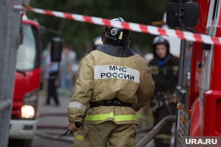 Уральским спасателям сегодня ночью поступили сотни звонков от встревоженных жителей
