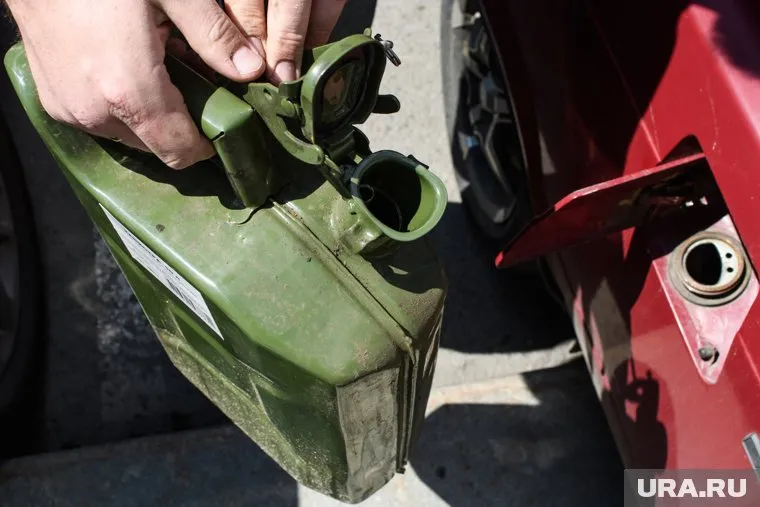 Из-за банкротства нефтеперерабатывающих заводов в РФ может начаться дефицит топлива