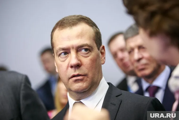 Медведев знает, как заработать на африканской стране