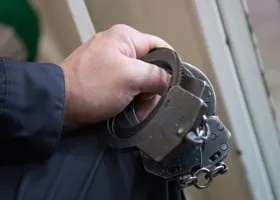 Обвиняемую в побеге опасного зека адвоката Константинову отправили в СИЗО Кургана